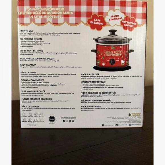 Uncanny Brands Hello Kitty 2-Quart Slow Cooker Holiday Design Temp Settings - Picture 3 of 6